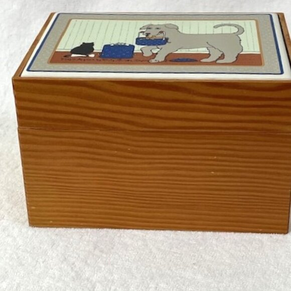 Wooden recipe holder/box with pet theme. - Picture 3 of 6